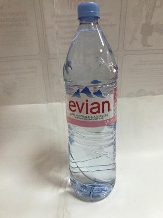 Вода минеральная питьевая столовая ТМ "Evian"